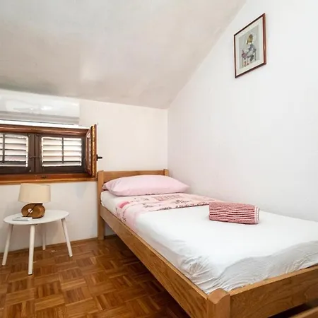 Diran Apartment