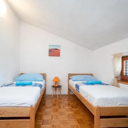 Apartment Diran Preko