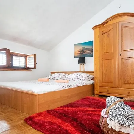 Diran Apartment Preko