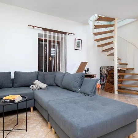 Diran Apartment Preko